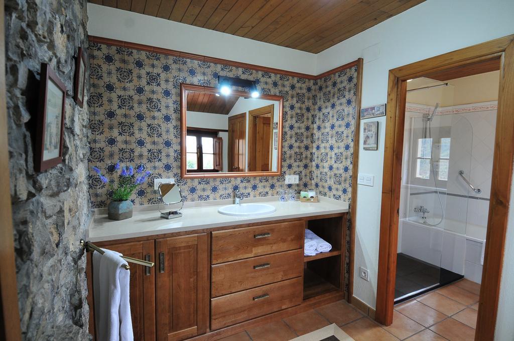 Casa Rural Llugaron I Miravalles Bagian luar foto