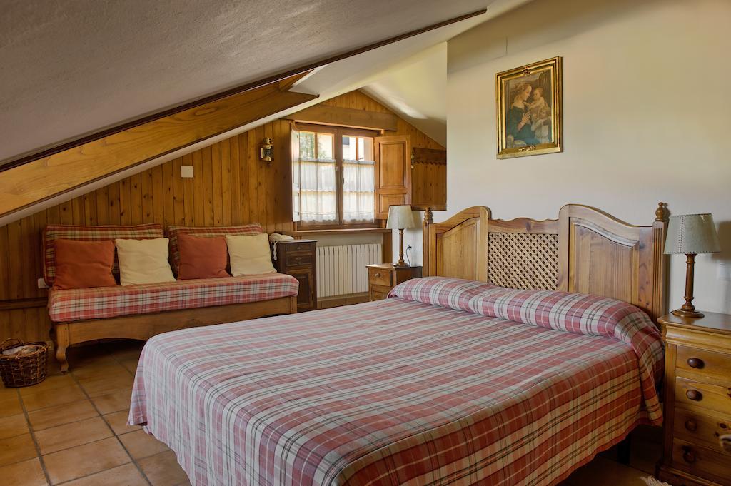 Casa Rural Llugaron I Miravalles Ruang foto